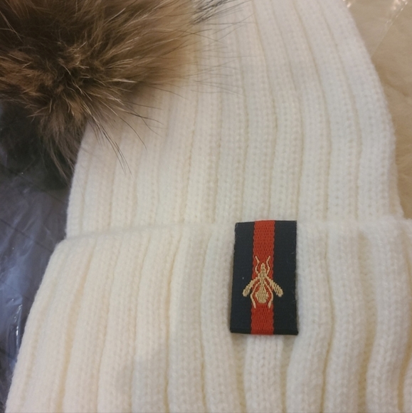 Winter toque with fur - Picture 3 of 5